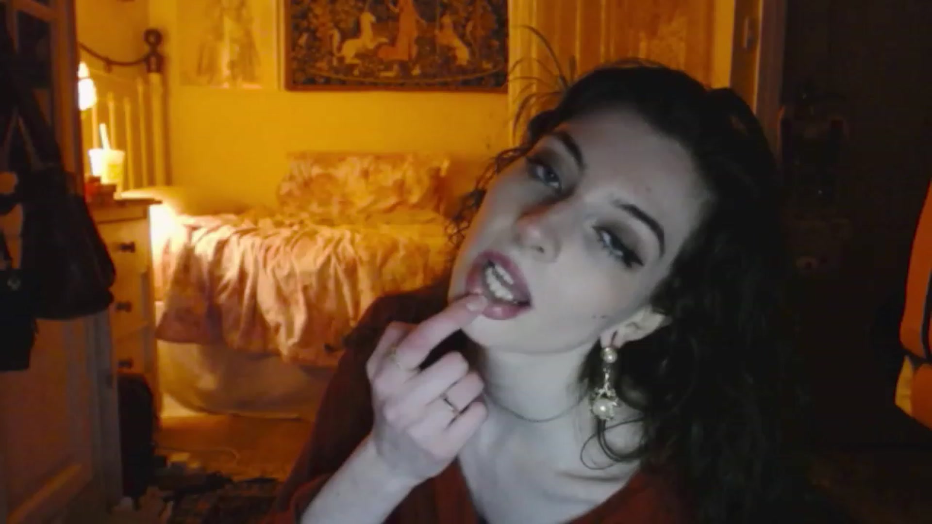 Gallery image thumbnail from viola__'s myfreecams stream on, 11/25/2022, 18:57 image 7 of 20