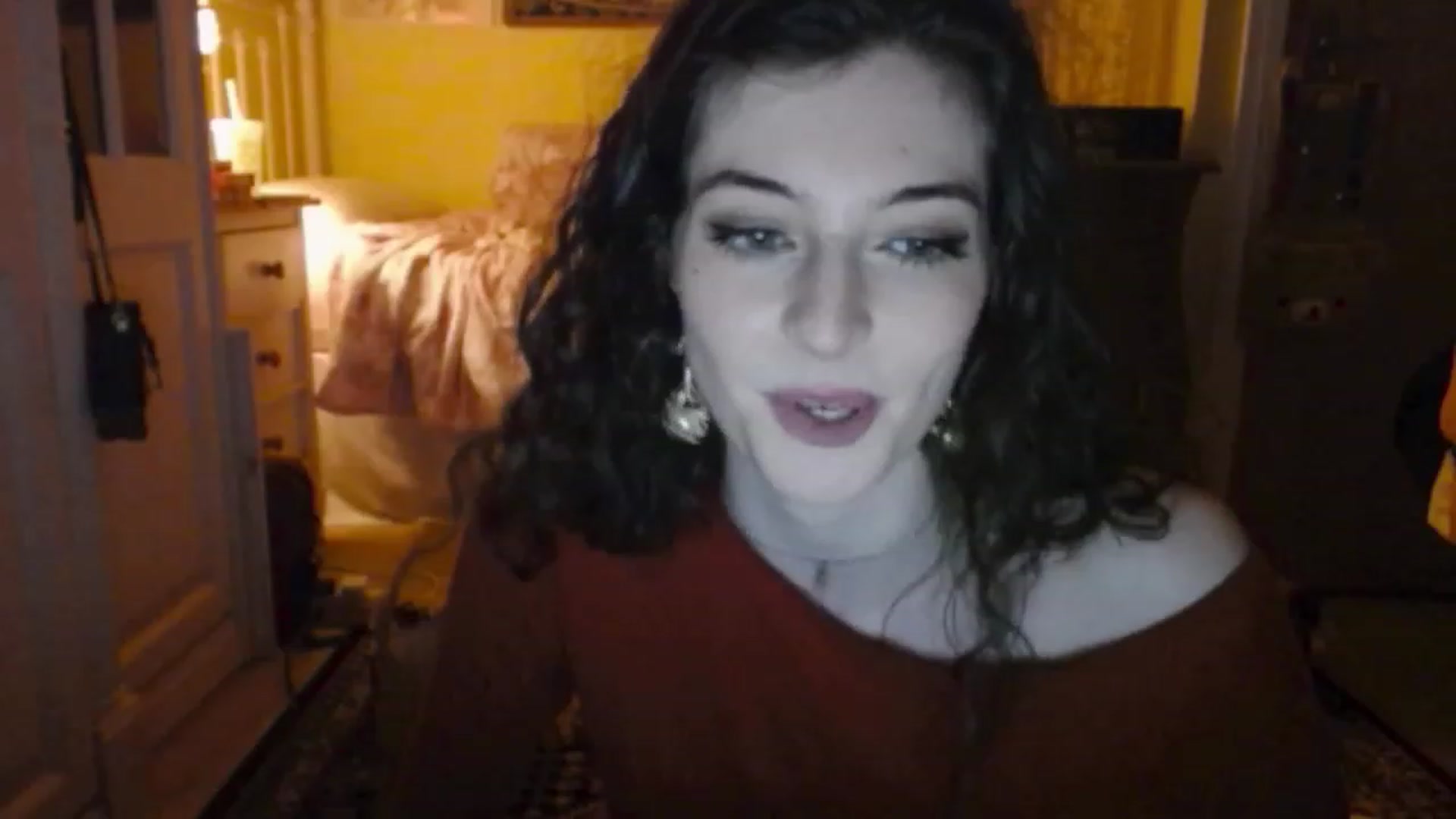 Gallery image thumbnail from viola__'s myfreecams stream on, 11/25/2022, 19:19 image 19 of 20