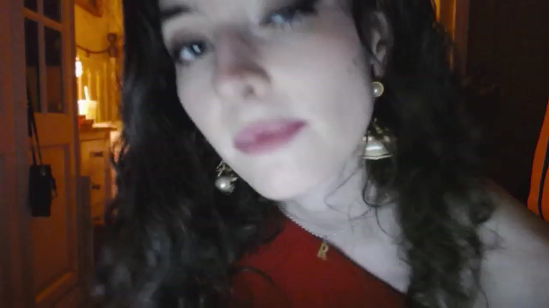 Gallery image thumbnail from viola__'s myfreecams stream on, 11/25/2022, 19:19 image 16 of 20