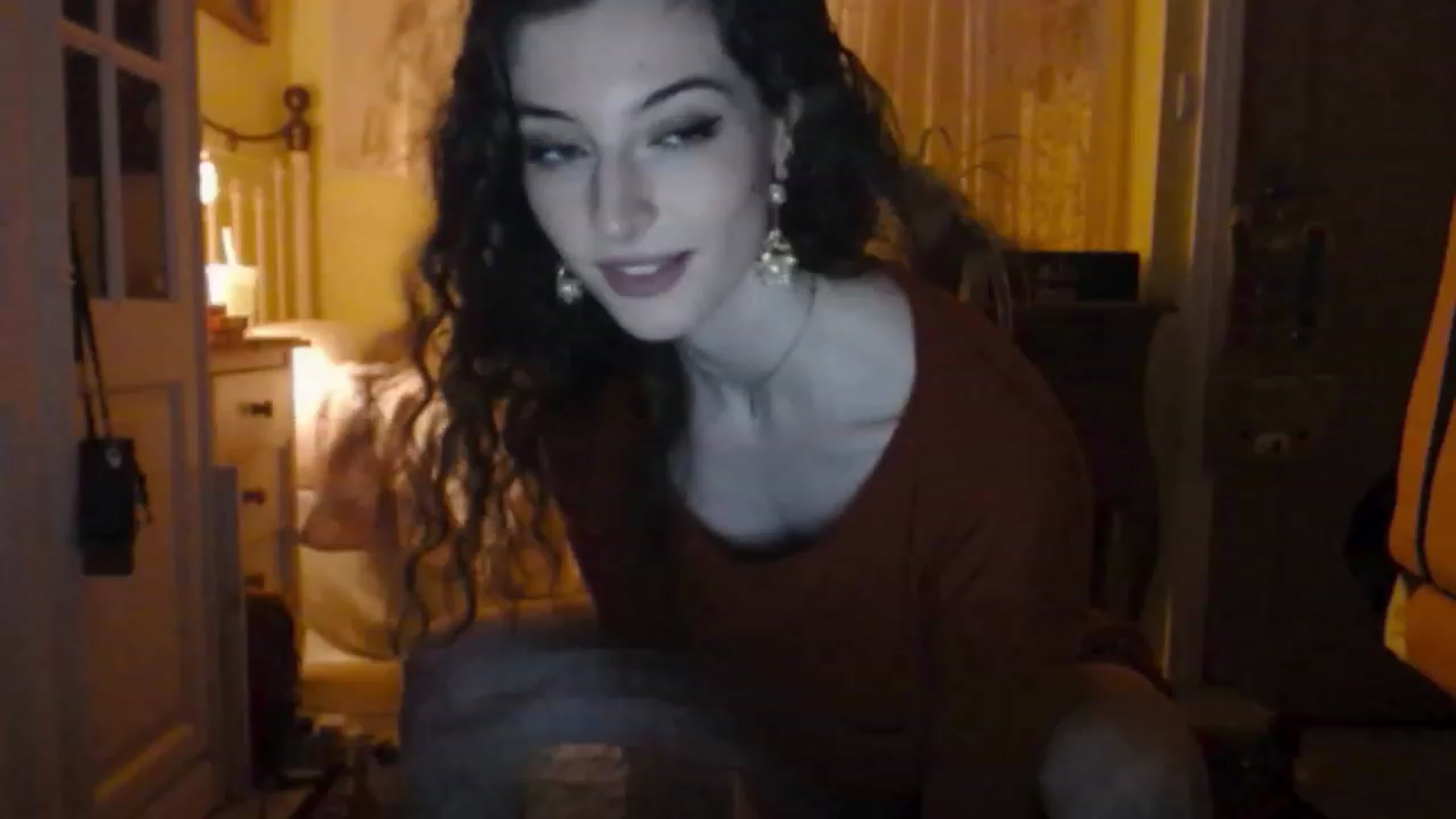 Gallery image thumbnail from viola__'s myfreecams stream on, 11/25/2022, 19:19 image 4 of 20