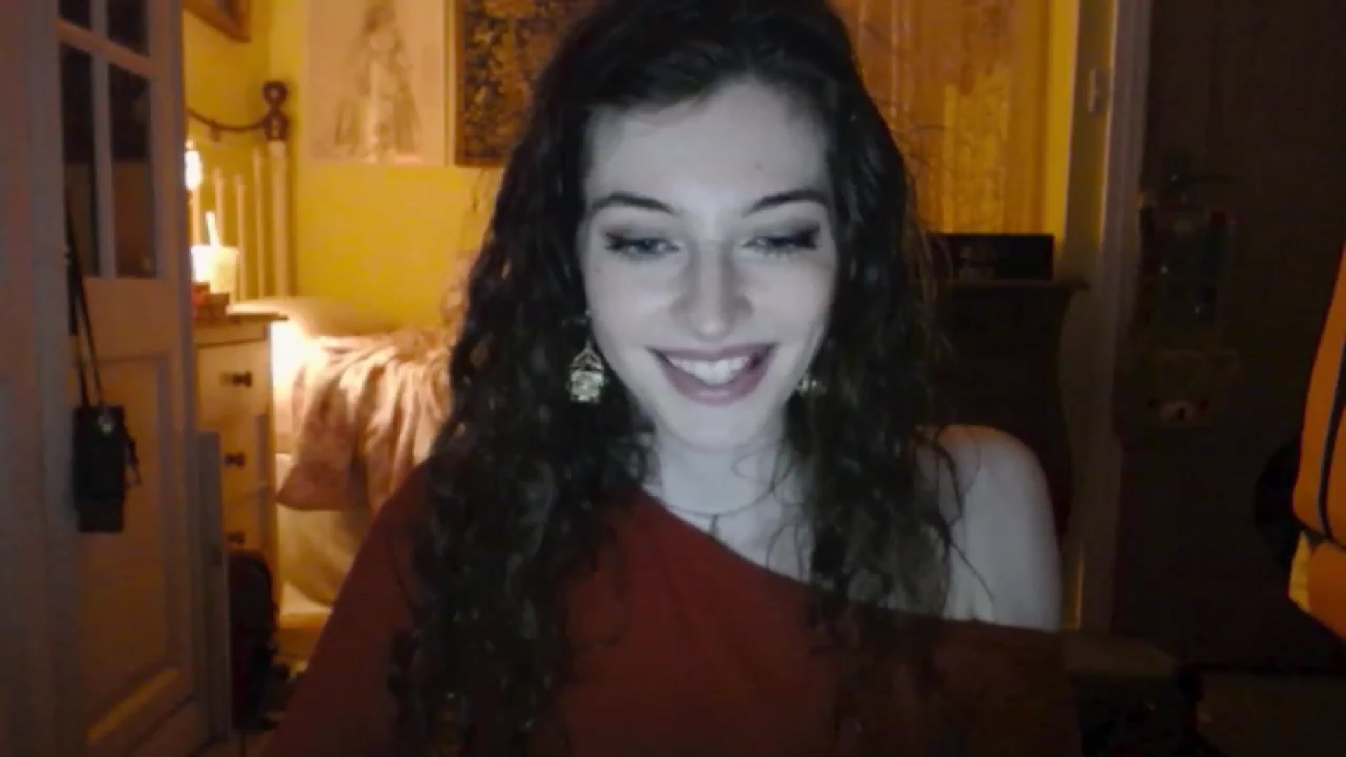 Gallery image thumbnail from viola__'s myfreecams stream on, 11/25/2022, 19:19 image 18 of 20