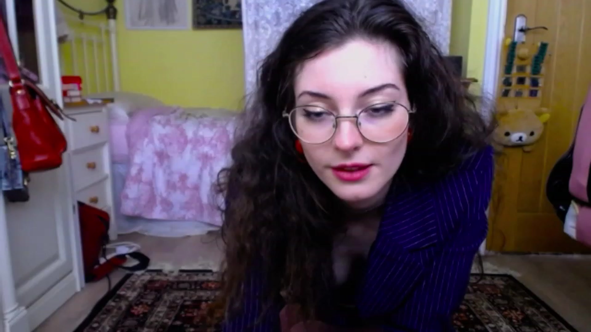 Gallery image thumbnail from viola__'s myfreecams stream on, 12/01/2022, 16:32 image 7 of 20