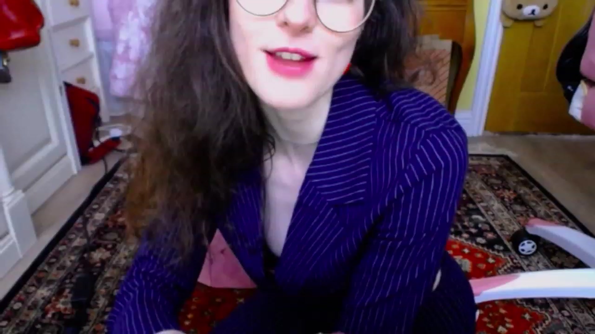 Gallery image thumbnail from viola__'s myfreecams stream on, 12/01/2022, 16:32 image 8 of 20