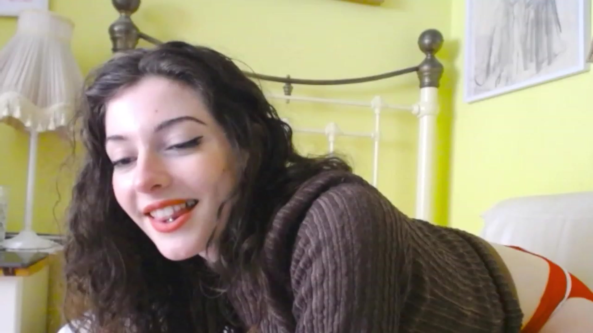 Gallery image thumbnail from viola__'s myfreecams stream on, 12/02/2022, 14:41 image 15 of 20