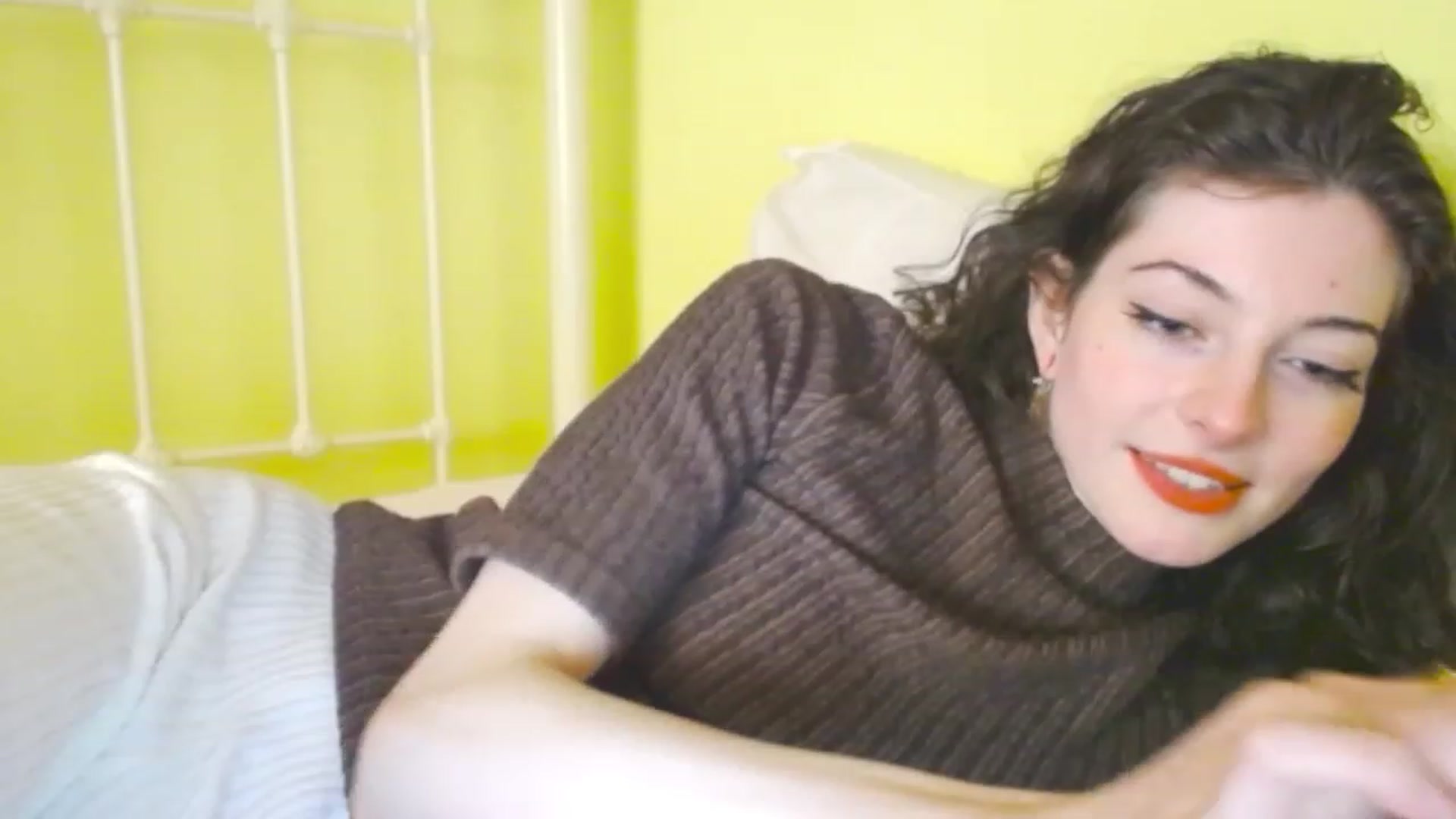 Gallery image thumbnail from viola__'s myfreecams stream on, 12/02/2022, 17:41 image 6 of 20