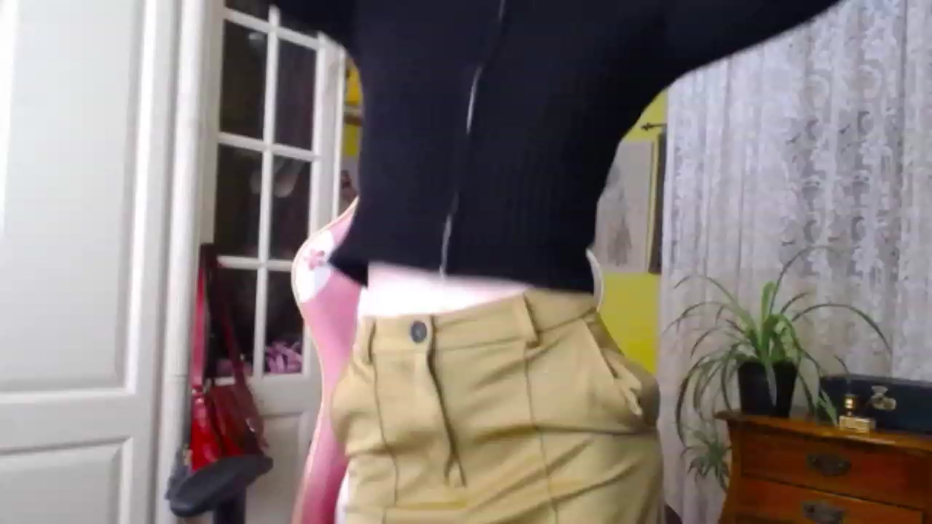 Gallery image thumbnail from viola__'s myfreecams stream on, 12/06/2022, 13:31 image 9 of 20