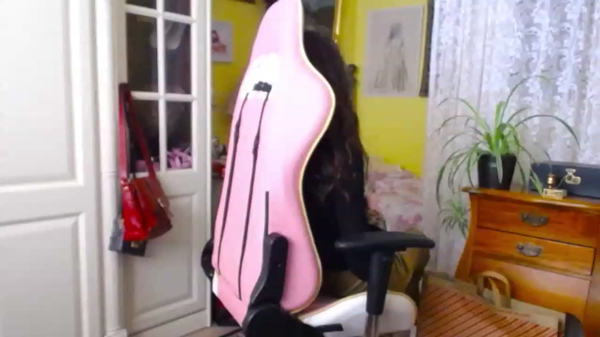Gallery image thumbnail from viola__'s myfreecams stream on, 12/06/2022, 13:31 image 10 of 20