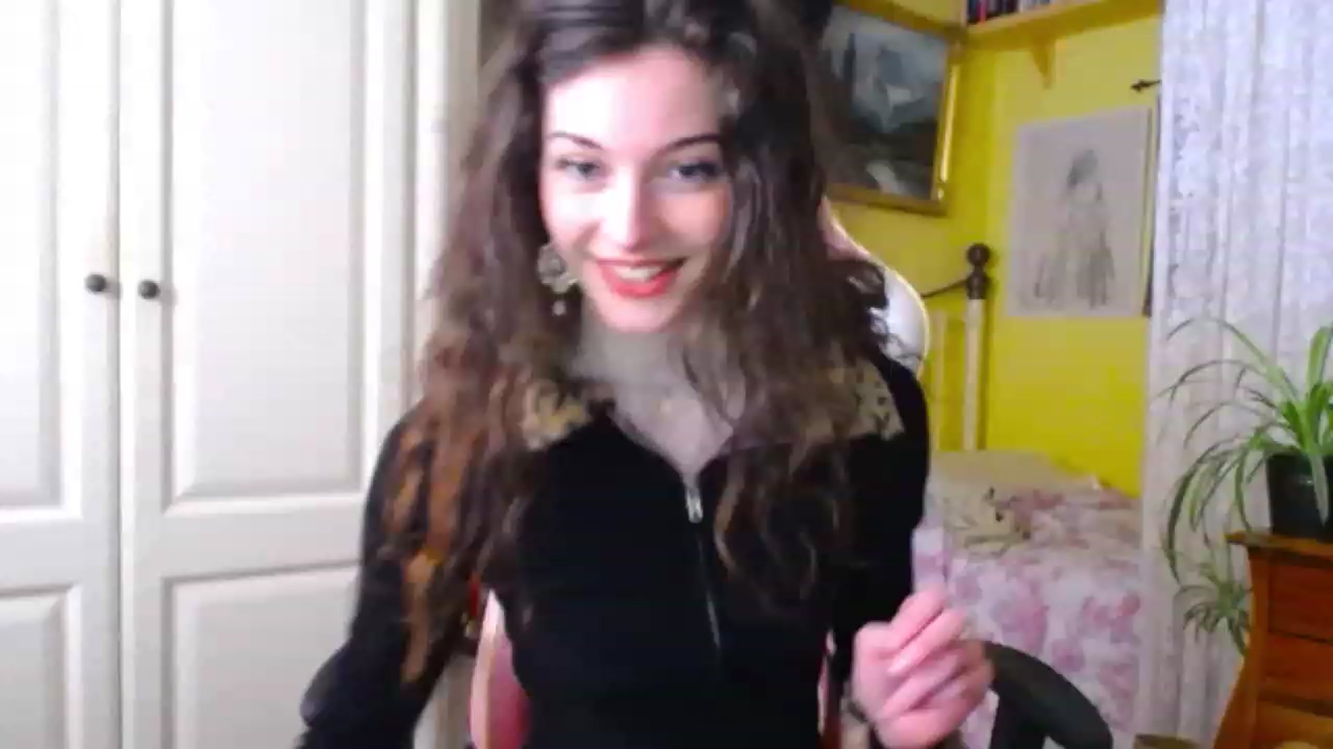Gallery image thumbnail from viola__'s myfreecams stream on, 12/06/2022, 14:32 image 8 of 20