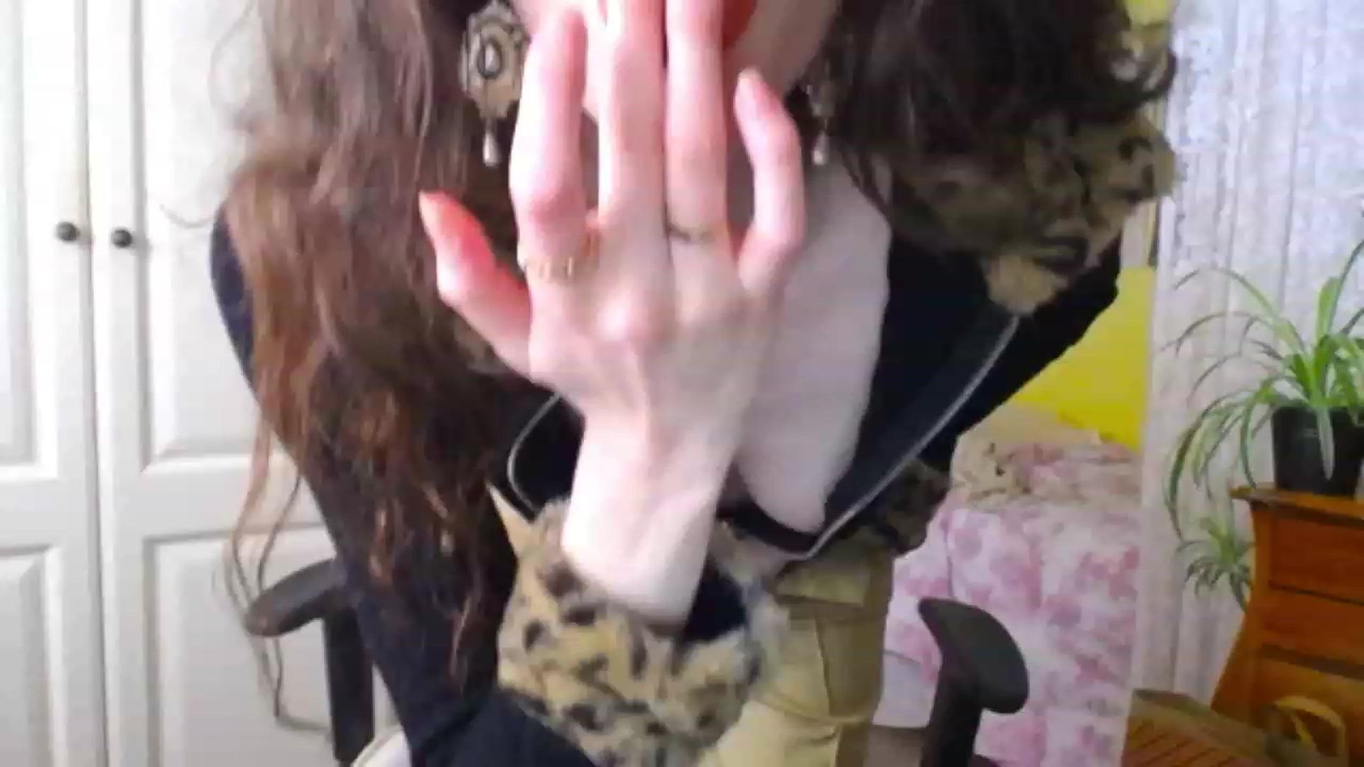 Gallery image thumbnail from viola__'s myfreecams stream on, 12/06/2022, 14:32 image 16 of 20