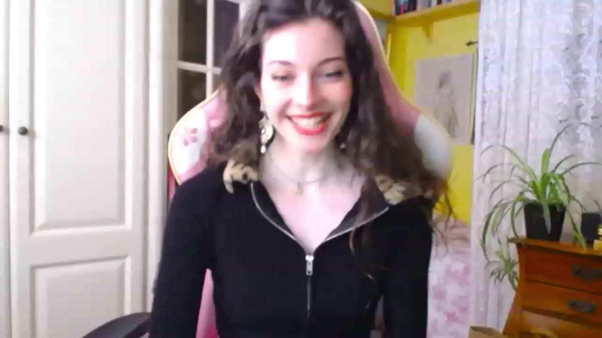 Gallery image thumbnail from viola__'s myfreecams stream on, 12/06/2022, 15:02 image 9 of 20