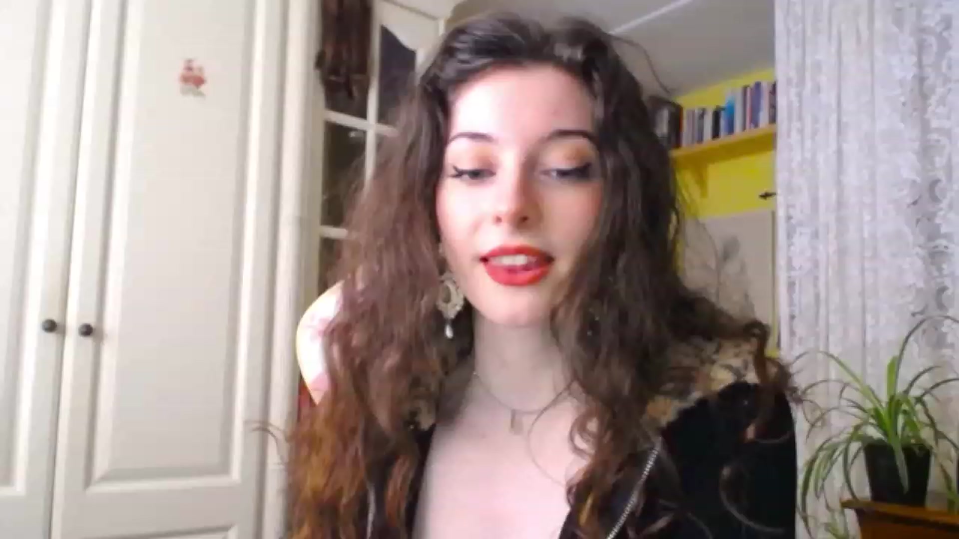 Gallery image thumbnail from viola__'s myfreecams stream on, 12/06/2022, 15:02 image 1 of 20