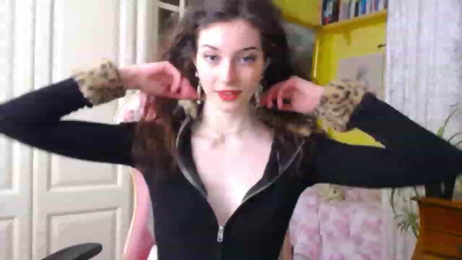 Gallery image thumbnail from viola__'s myfreecams stream on, 12/06/2022, 15:02 image 3 of 20