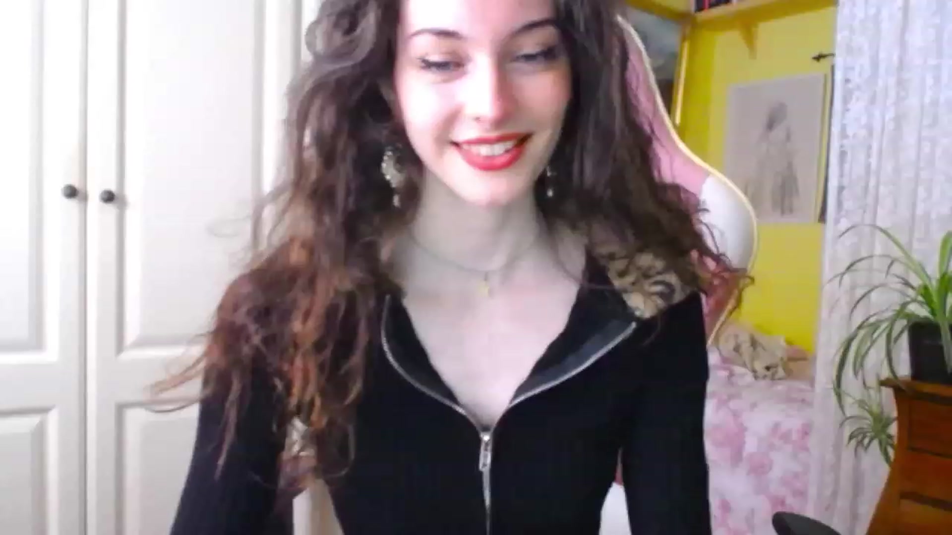Gallery image thumbnail from viola__'s myfreecams stream on, 12/06/2022, 15:29 image 17 of 20