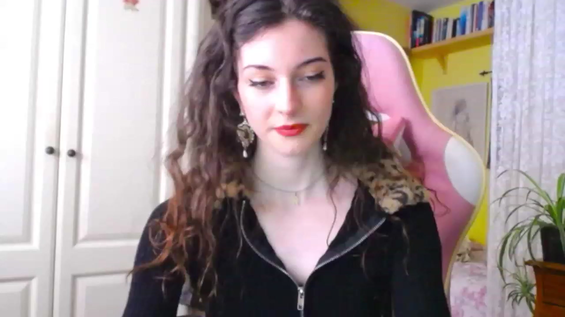 Gallery image thumbnail from viola__'s myfreecams stream on, 12/06/2022, 15:29 image 19 of 20