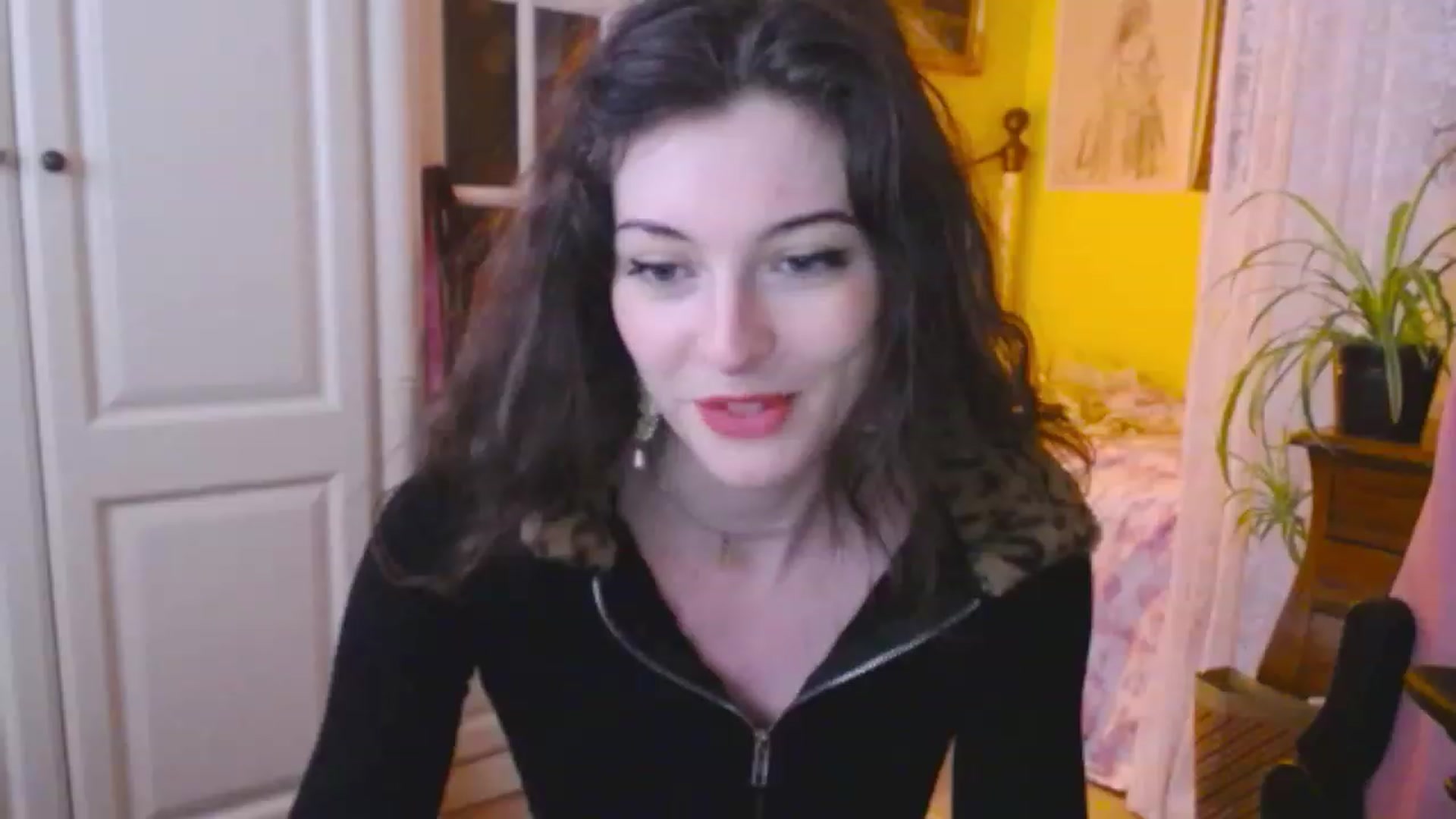 Gallery image thumbnail from viola__'s myfreecams stream on, 12/06/2022, 16:14 image 18 of 20