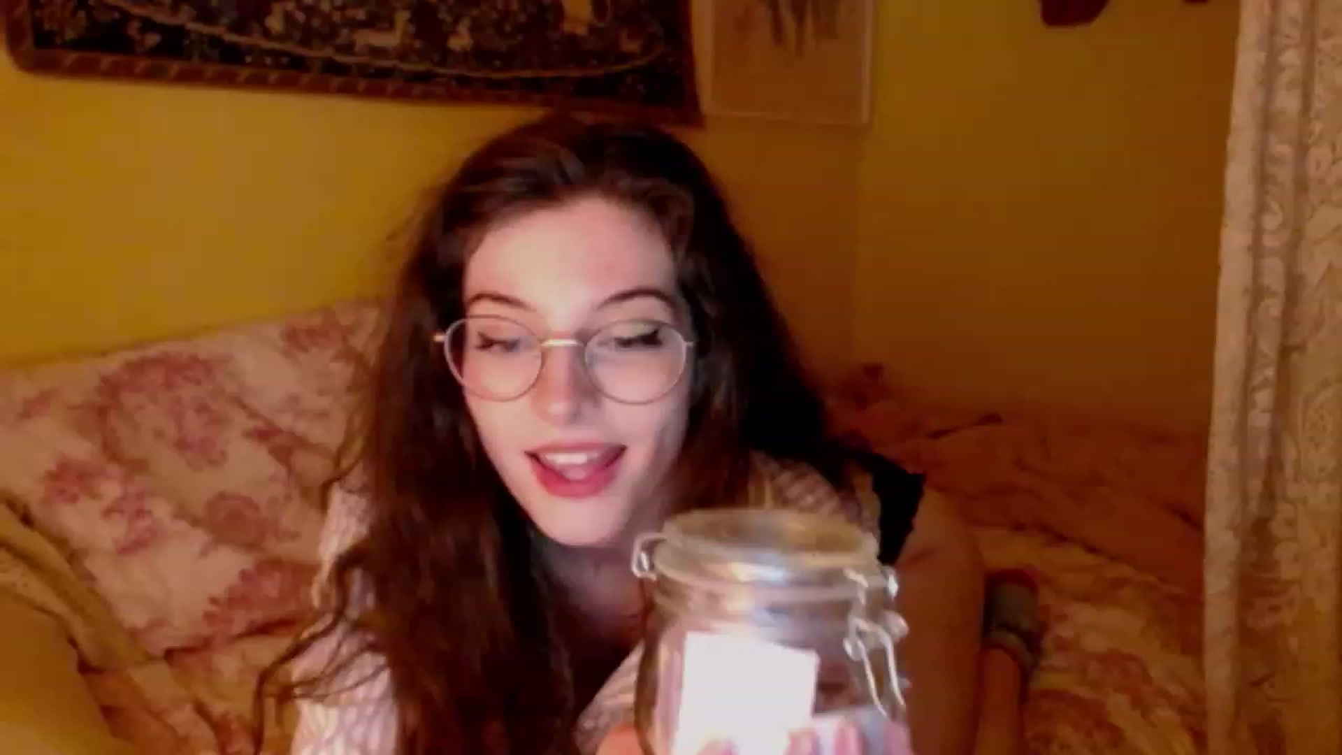 Gallery image thumbnail from viola__'s myfreecams stream on, 12/06/2022, 22:47 image 1 of 20