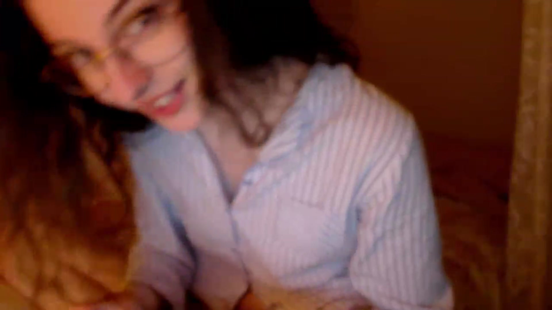 Gallery image thumbnail from viola__'s myfreecams stream on, 12/06/2022, 22:47 image 4 of 20