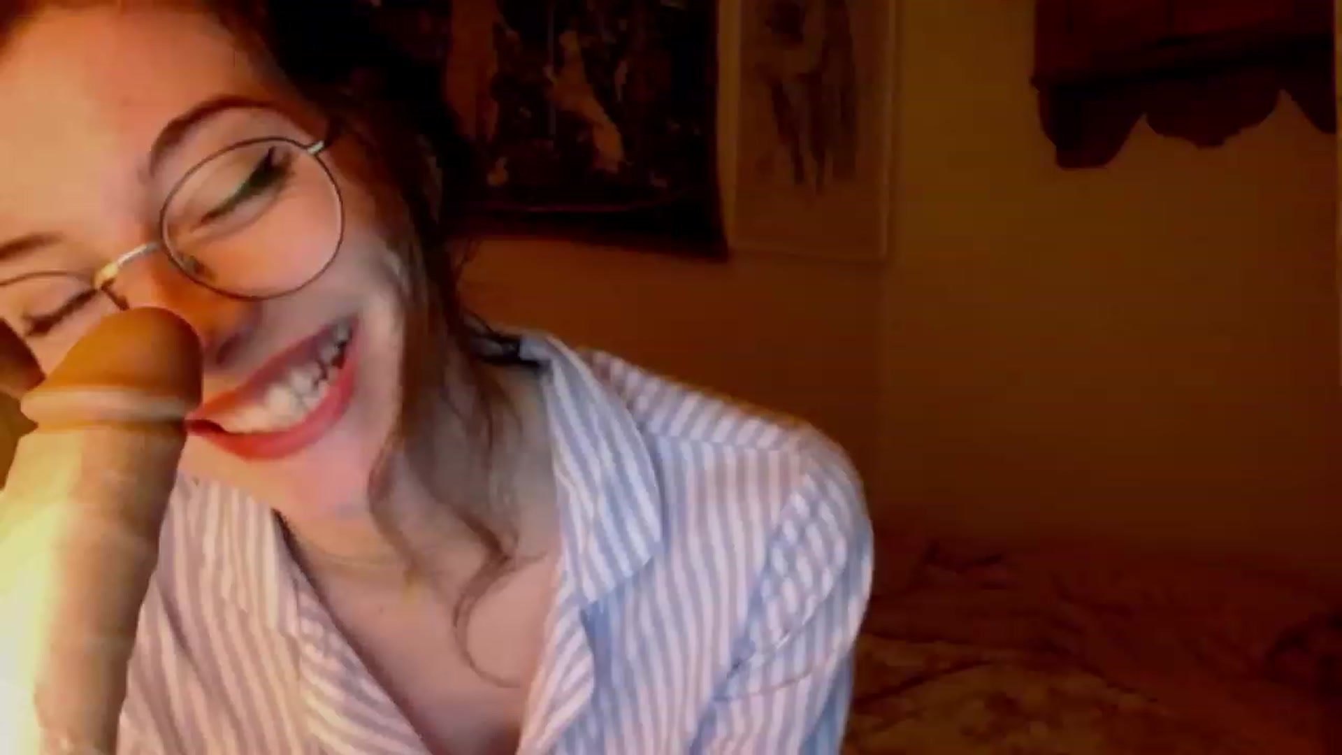 Gallery image thumbnail from viola__'s myfreecams stream on, 12/06/2022, 22:47 image 20 of 20