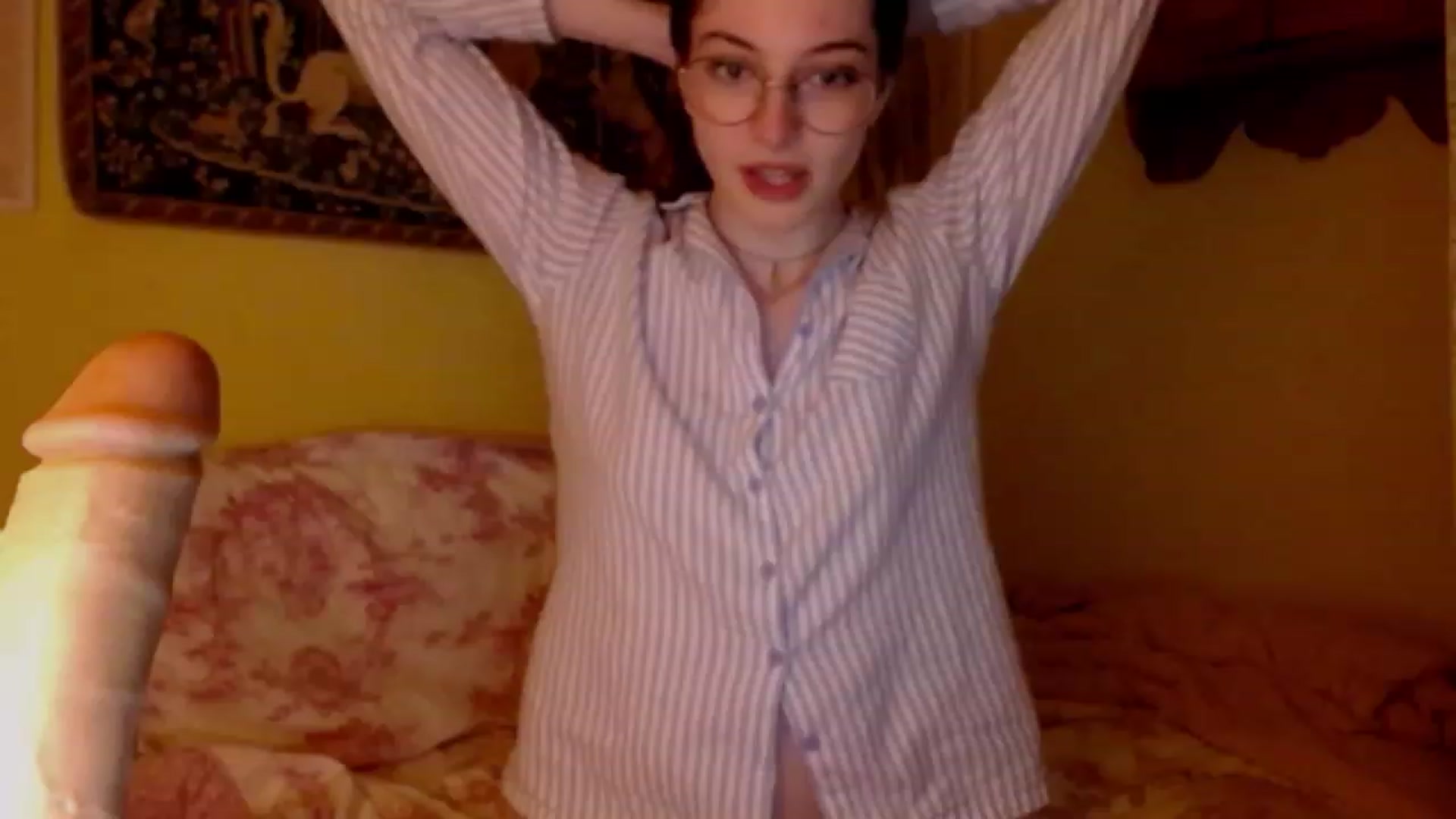 Gallery image thumbnail from viola__'s myfreecams stream on, 12/06/2022, 22:47 image 19 of 20