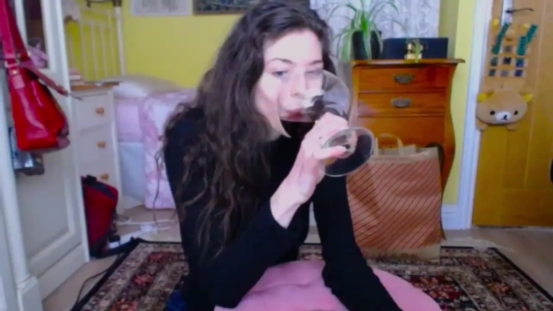Gallery image thumbnail from viola__'s myfreecams stream on, 12/07/2022, 16:43 image 14 of 20