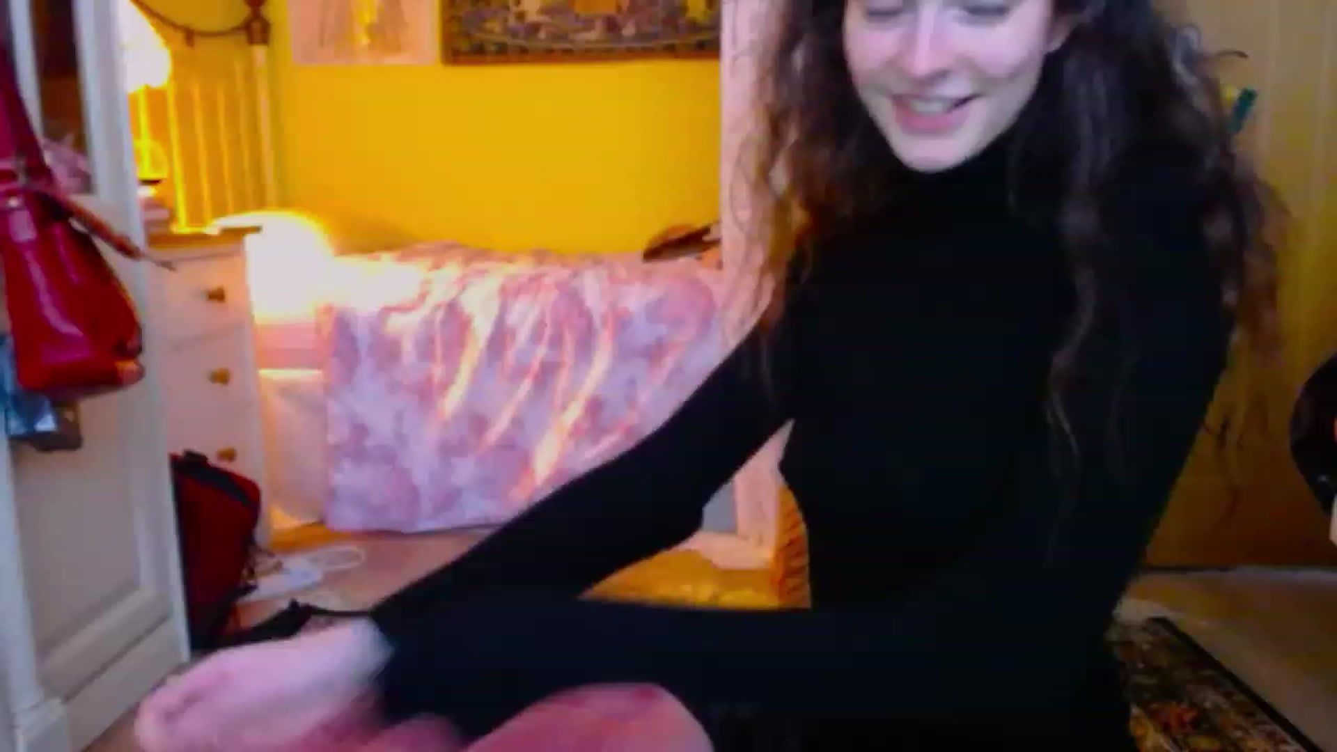 Gallery image thumbnail from viola__'s myfreecams stream on, 12/07/2022, 16:43 image 16 of 20