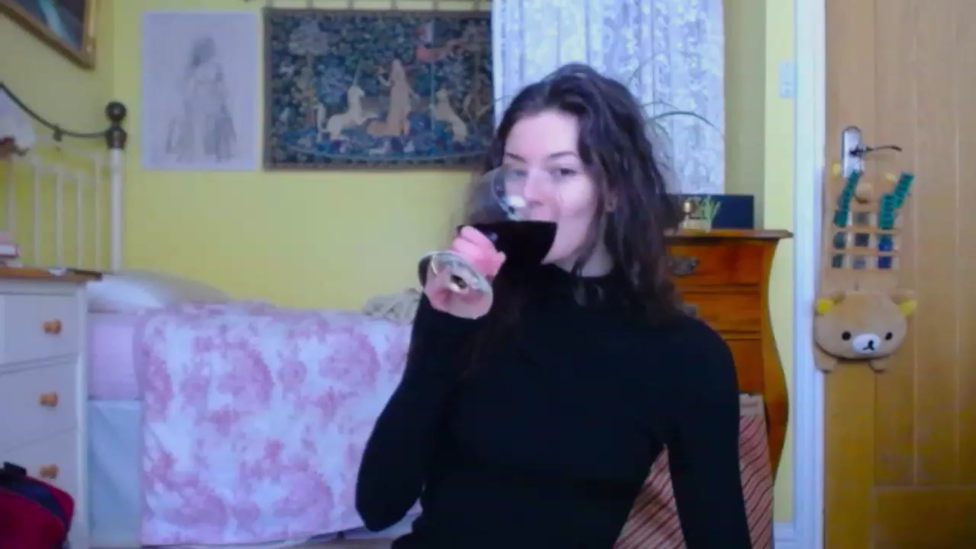 Gallery image thumbnail from viola__'s myfreecams stream on, 12/07/2022, 16:43 image 1 of 20