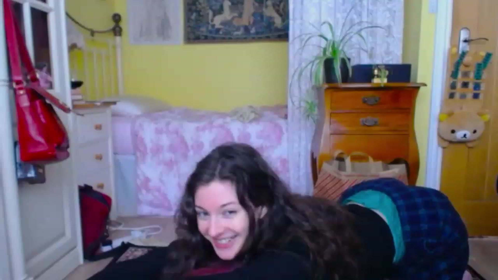 Gallery image thumbnail from viola__'s myfreecams stream on, 12/07/2022, 16:43 image 6 of 20