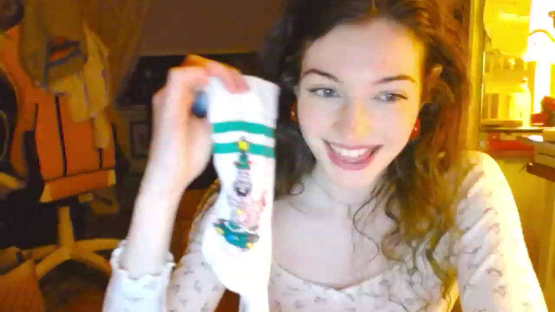 Gallery image thumbnail from viola__'s myfreecams stream on, 12/08/2022, 17:47 image 18 of 20
