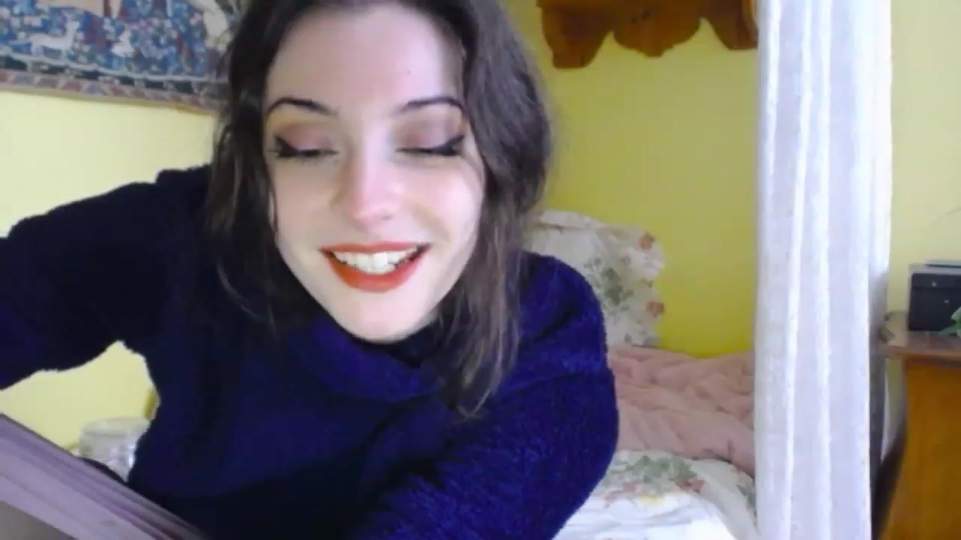 Gallery image thumbnail from viola__'s myfreecams stream on, 12/15/2022, 13:01 image 4 of 20