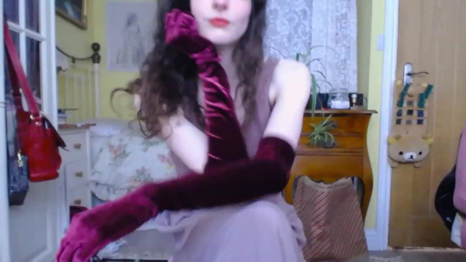 Gallery image thumbnail from viola__'s myfreecams stream on, 12/15/2022, 13:01 image 10 of 20