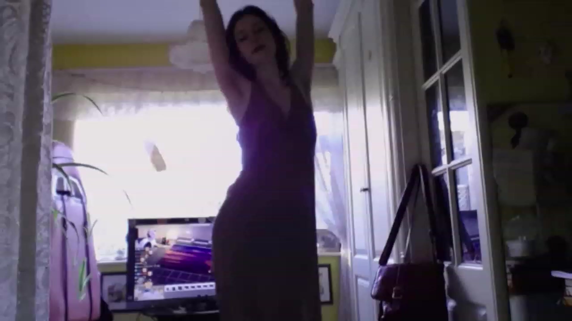 Gallery image thumbnail from viola__'s myfreecams stream on, 12/16/2022, 12:32 image 16 of 20