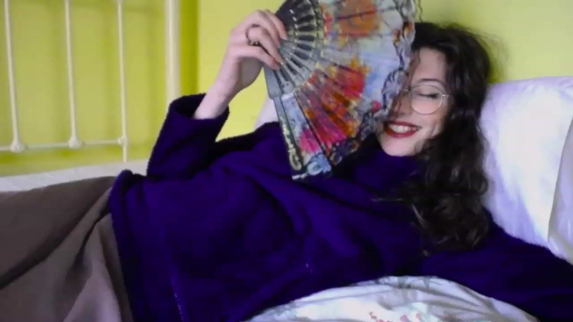 Gallery image thumbnail from viola__'s myfreecams stream on, 12/16/2022, 14:31 image 2 of 20