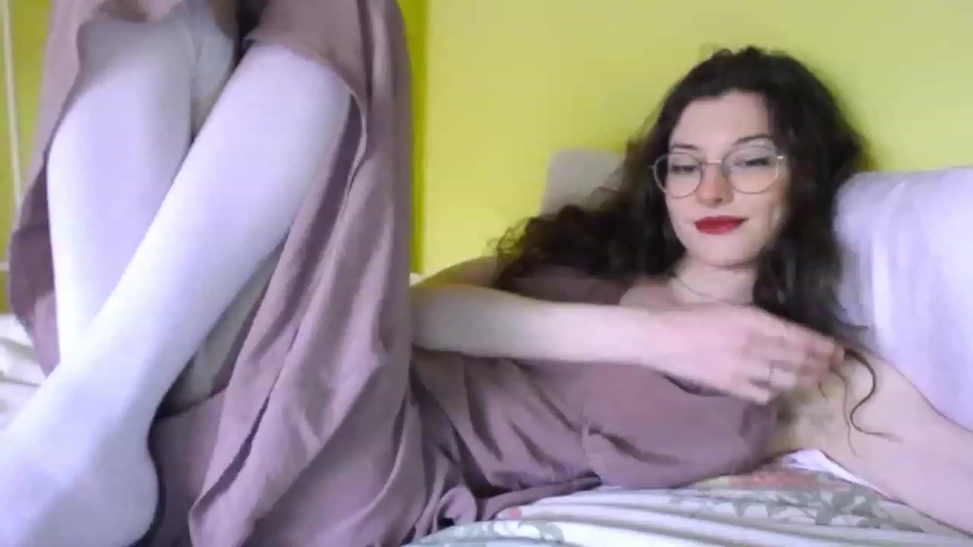 Gallery image thumbnail from viola__'s myfreecams stream on, 12/16/2022, 14:31 image 10 of 20