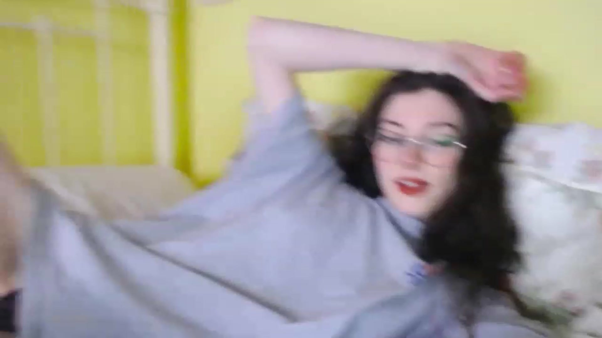 Gallery image thumbnail from viola__'s myfreecams stream on, 12/20/2022, 14:47 image 6 of 20