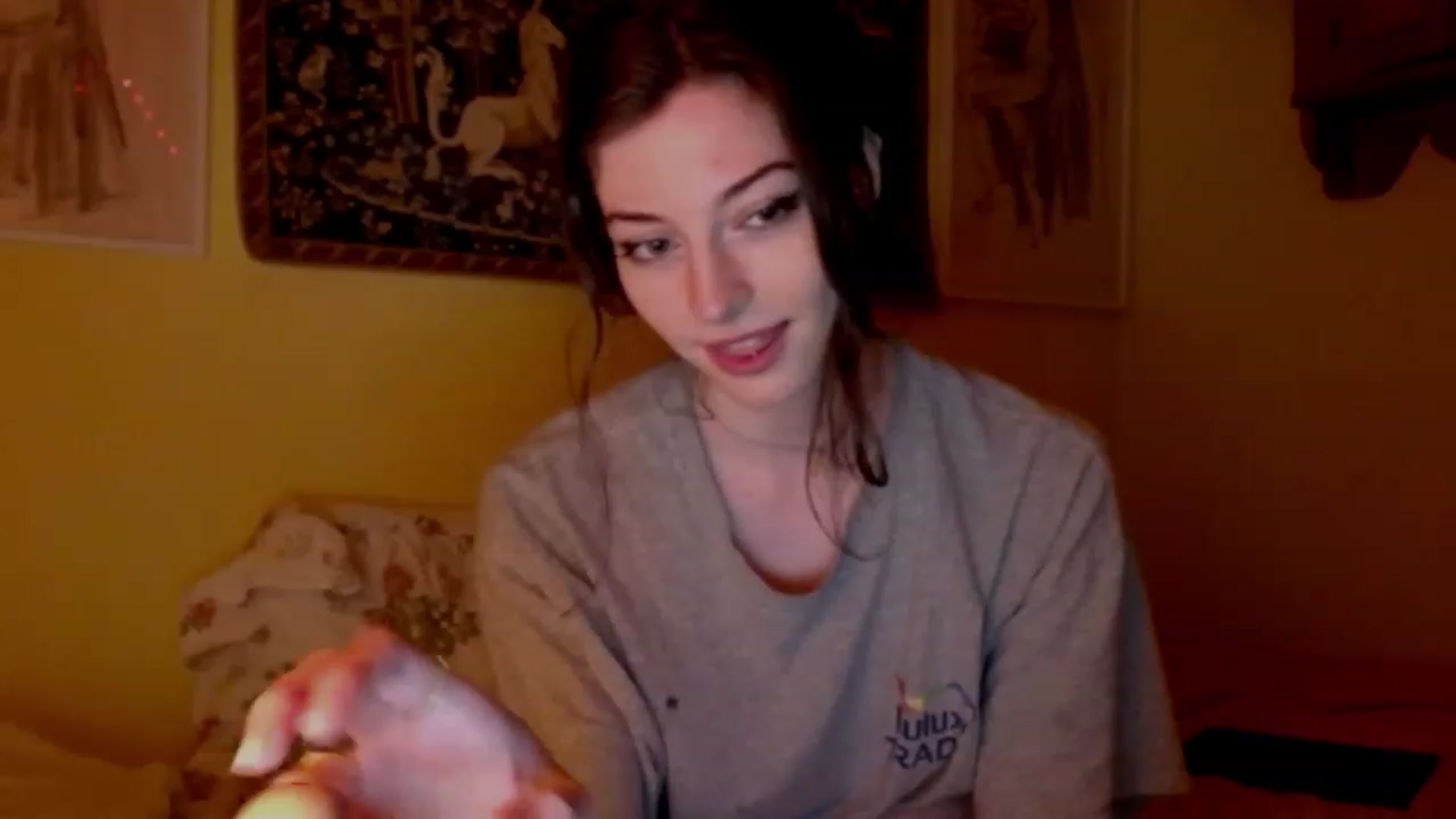 Gallery image thumbnail from viola__'s myfreecams stream on, 12/20/2022, 23:42 image 2 of 20