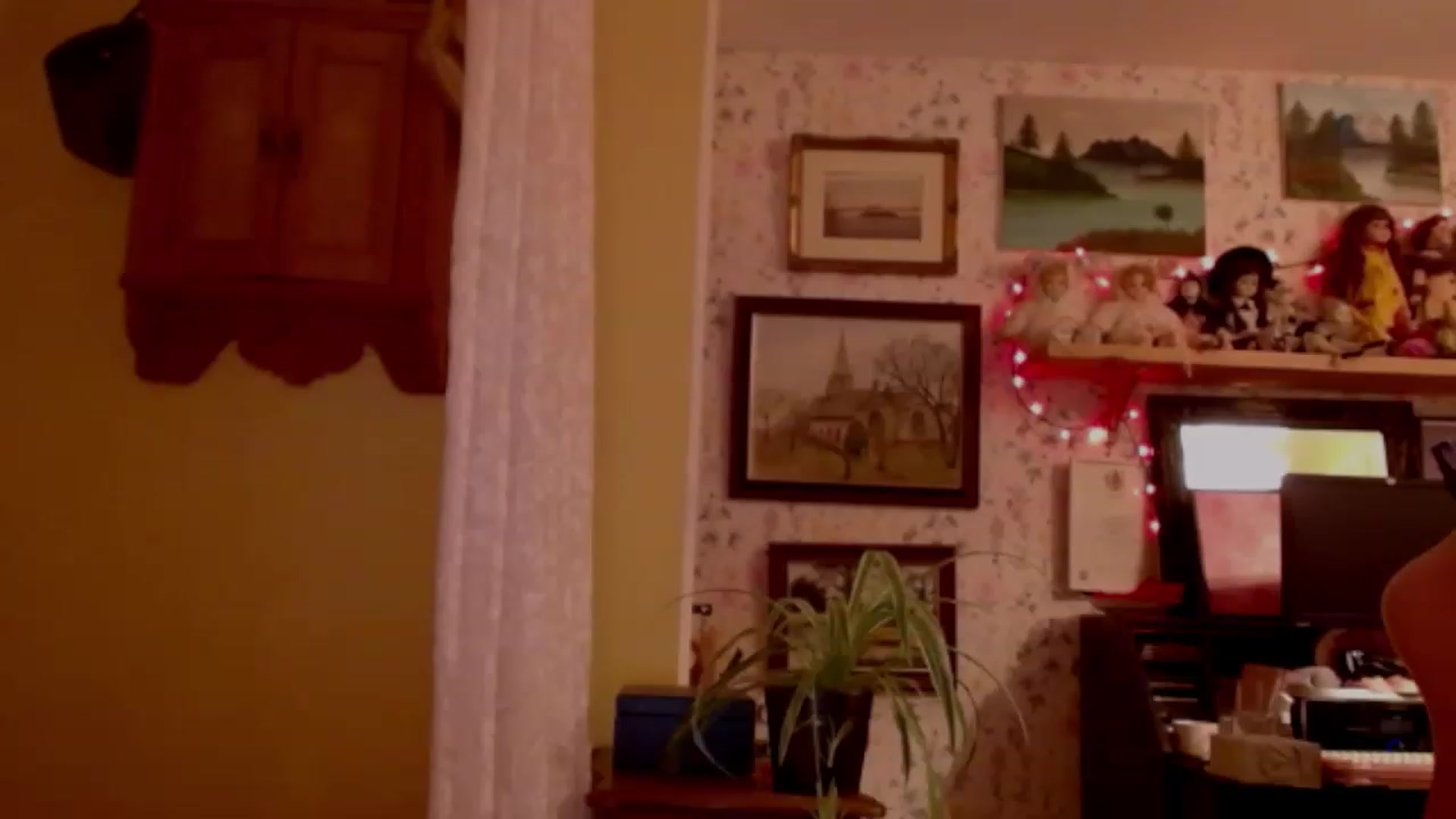 Gallery image thumbnail from viola__'s myfreecams stream on, 12/20/2022, 23:42 image 20 of 20