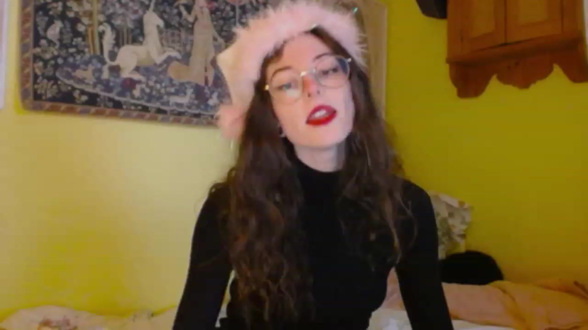Gallery image thumbnail from viola__'s myfreecams stream on, 12/21/2022, 15:20 image 2 of 20