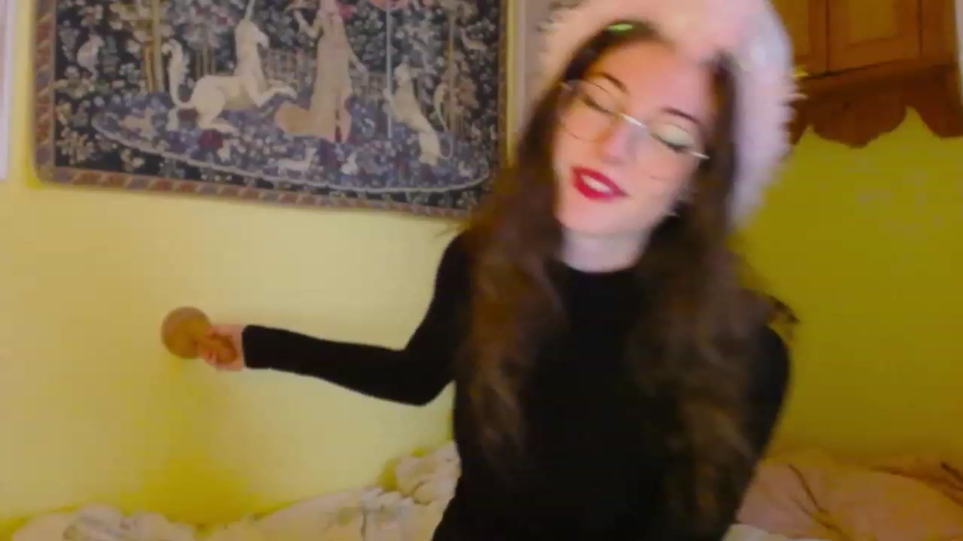 Gallery image thumbnail from viola__'s myfreecams stream on, 12/21/2022, 15:20 image 9 of 20