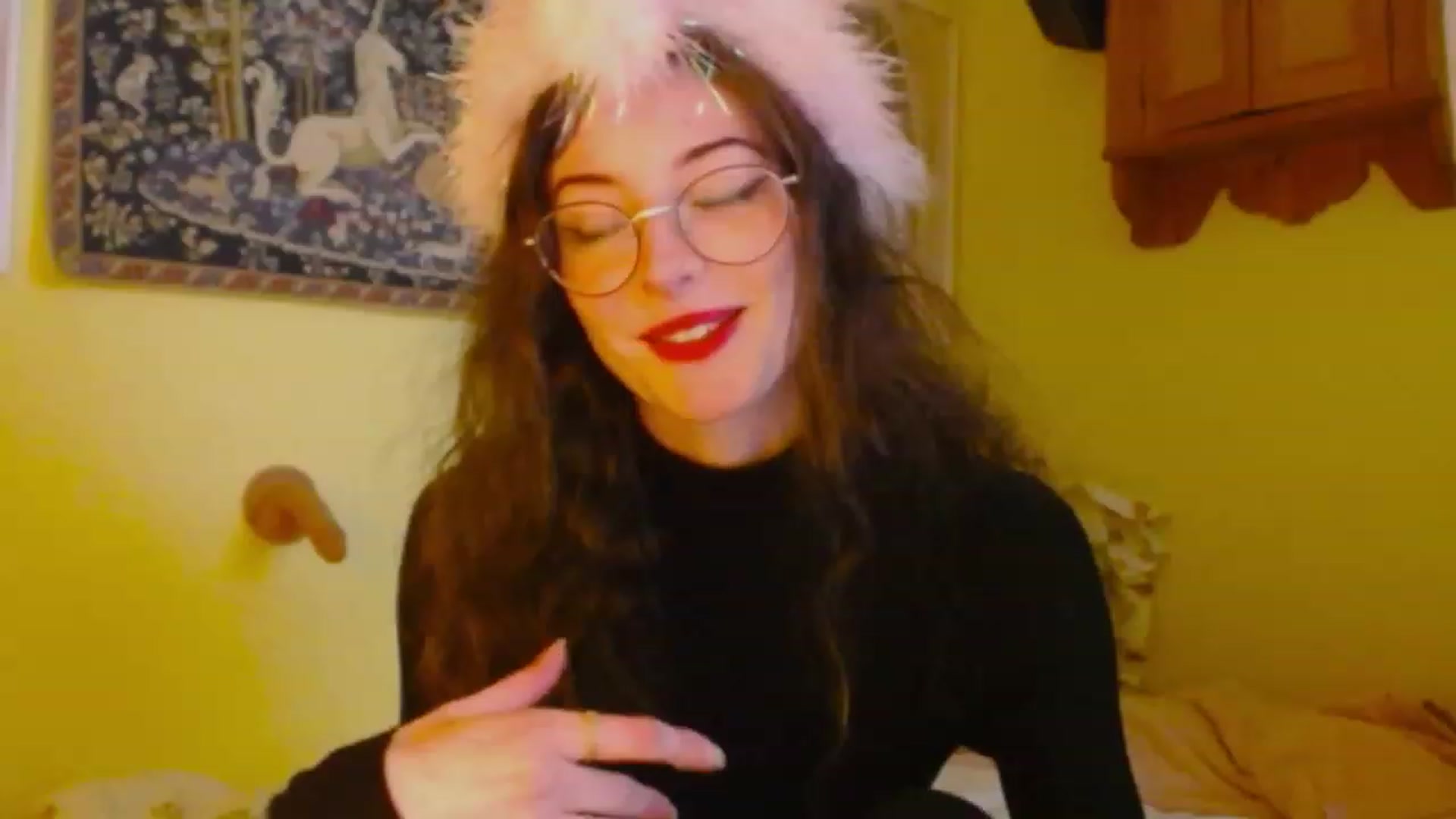 Gallery image thumbnail from viola__'s myfreecams stream on, 12/21/2022, 15:20 image 13 of 20