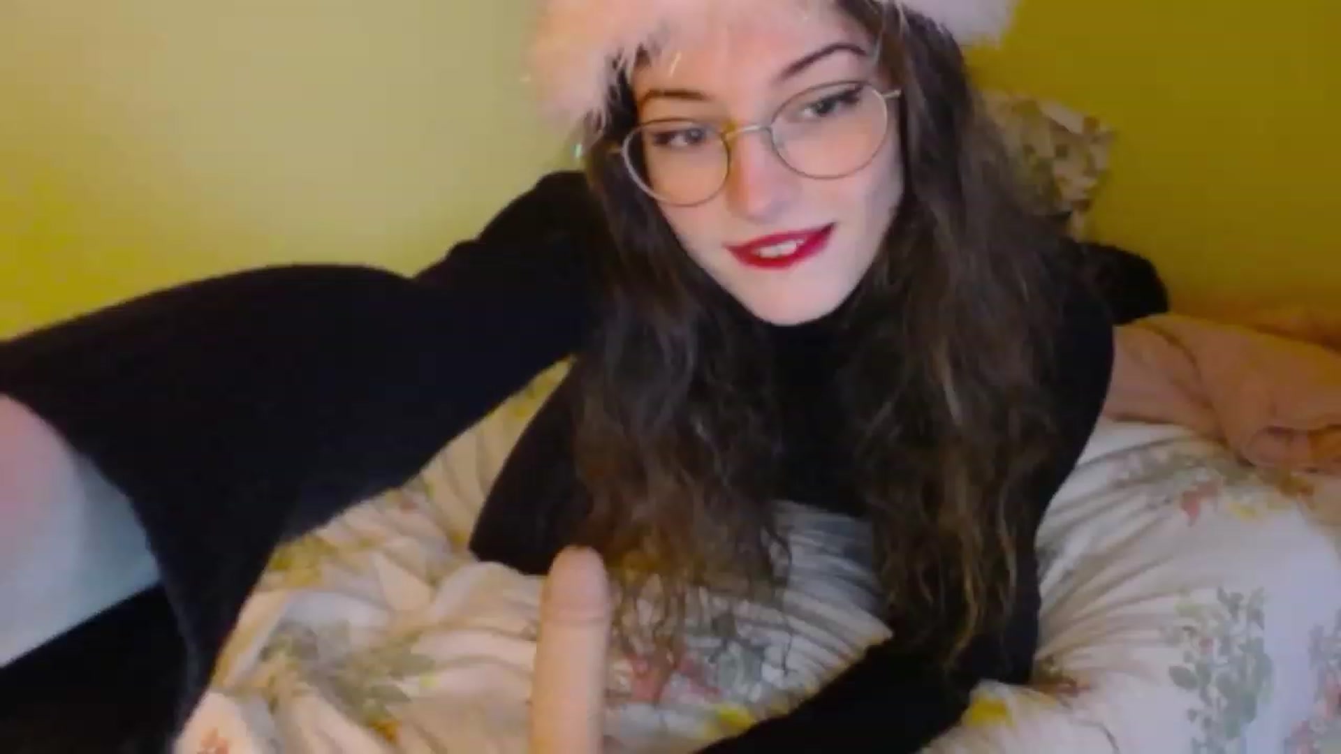 Gallery image thumbnail from viola__'s myfreecams stream on, 12/21/2022, 15:20 image 3 of 20