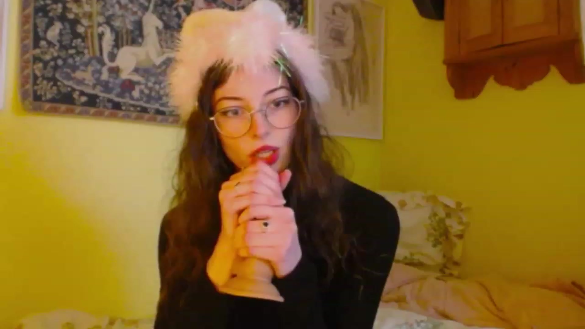 Gallery image thumbnail from viola__'s myfreecams stream on, 12/21/2022, 15:20 image 19 of 20