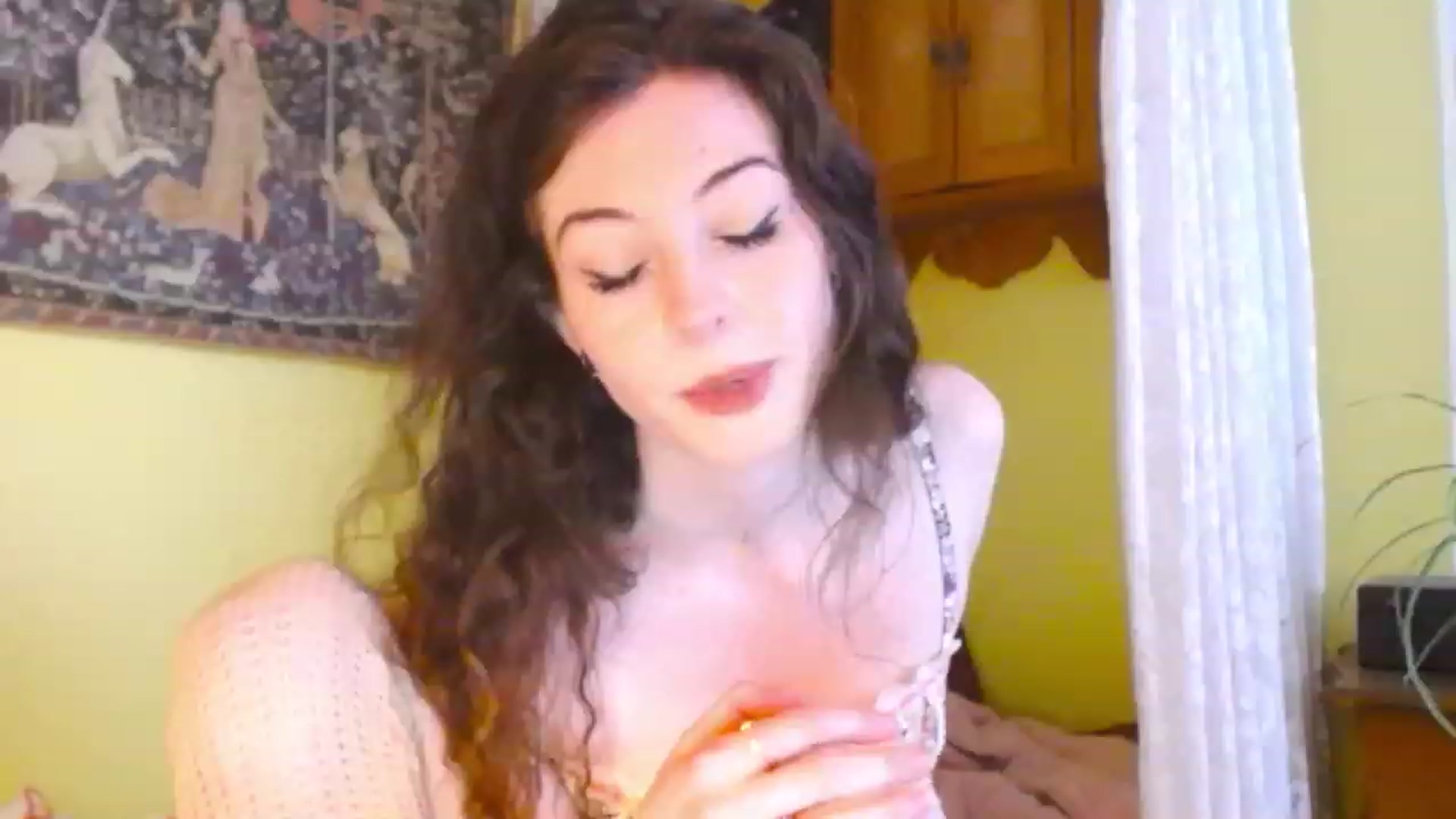 Gallery image thumbnail from viola__'s myfreecams stream on, 01/04/2023, 15:15 image 11 of 20