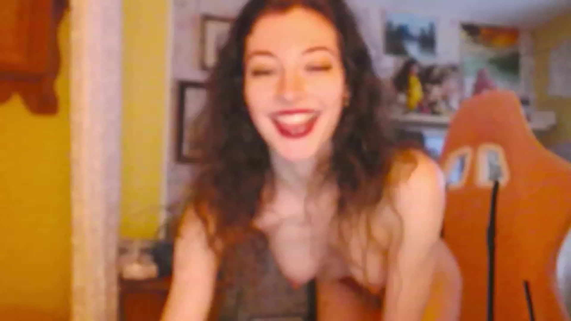 Gallery image thumbnail from viola__'s myfreecams stream on, 01/10/2023, 16:23 image 13 of 20