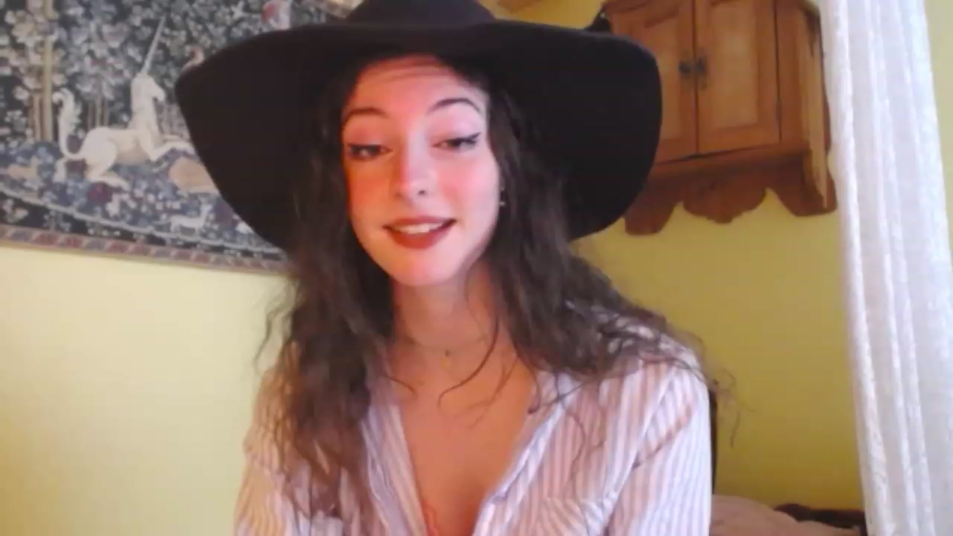 Gallery image thumbnail from viola__'s myfreecams stream on, 01/12/2023, 14:05 image 16 of 20