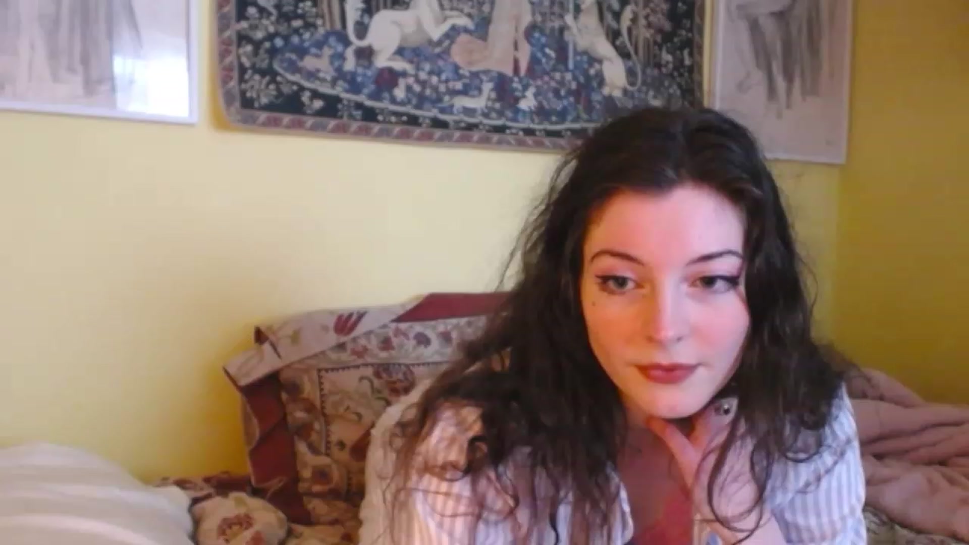 Gallery image thumbnail from viola__'s myfreecams stream on, 01/12/2023, 16:30 image 7 of 20