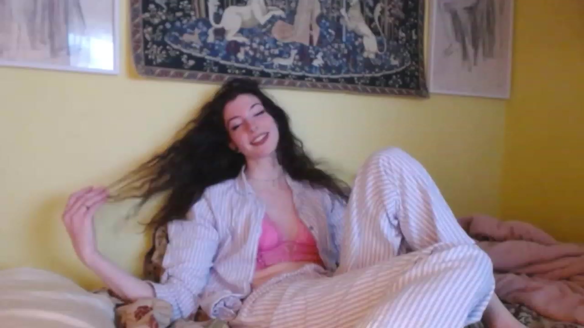 Gallery image thumbnail from viola__'s myfreecams stream on, 01/12/2023, 16:30 image 8 of 20