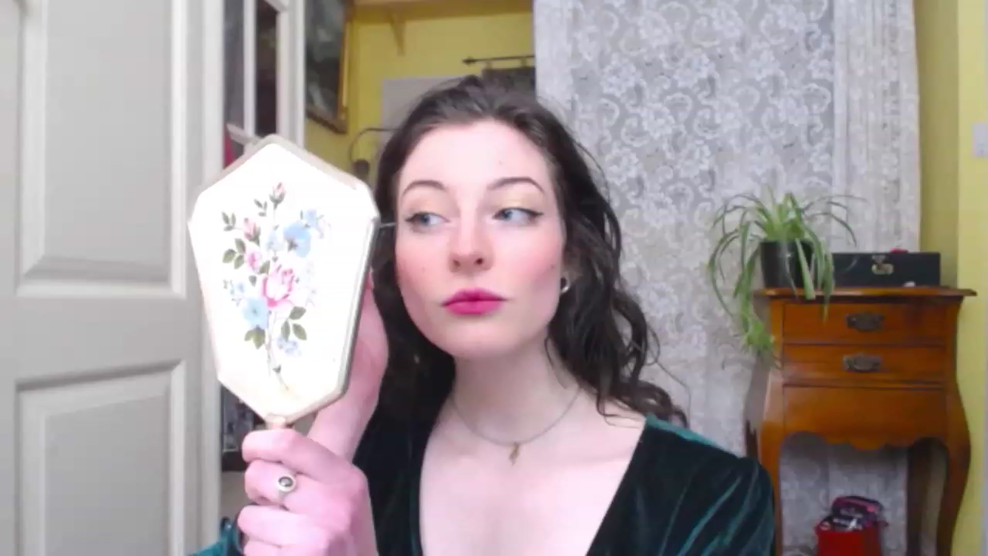 Gallery image thumbnail from viola__'s myfreecams stream on, 01/25/2023, 13:35 image 9 of 20