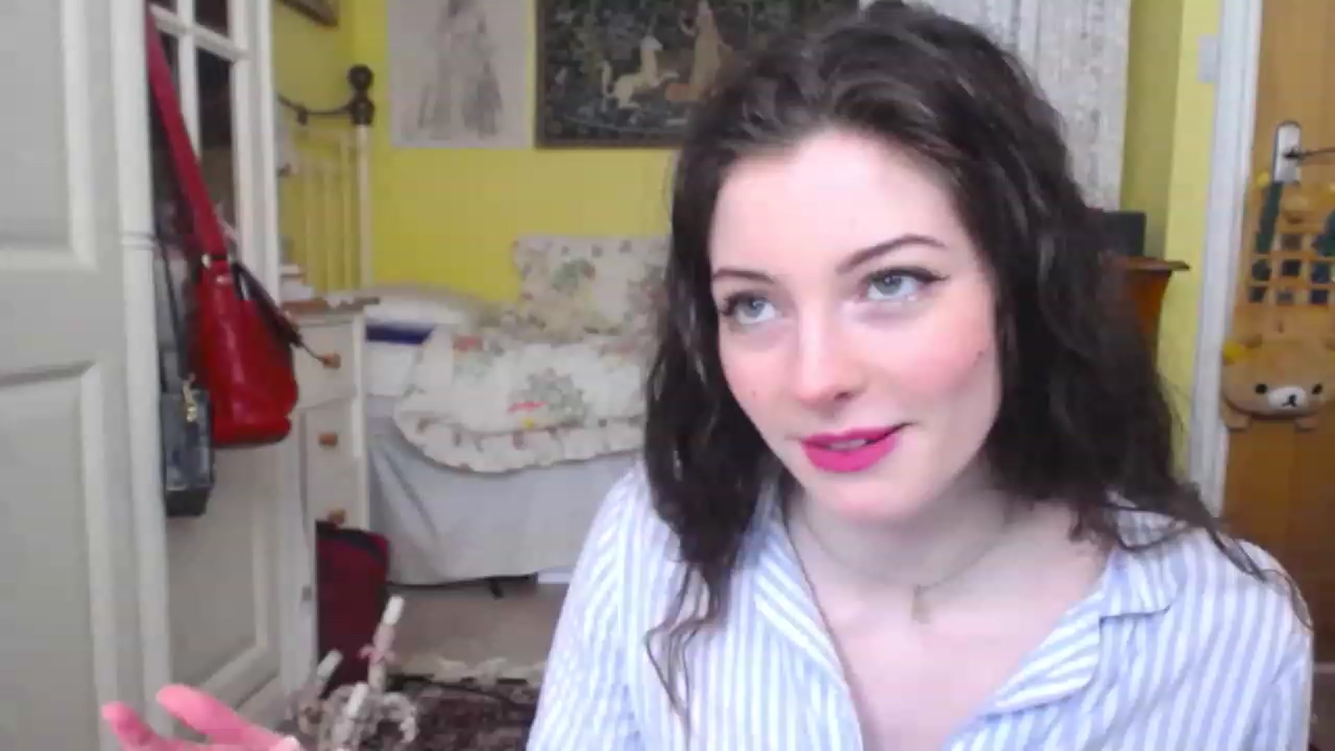 Gallery image thumbnail from viola__'s myfreecams stream on, 01/25/2023, 13:35 image 6 of 20