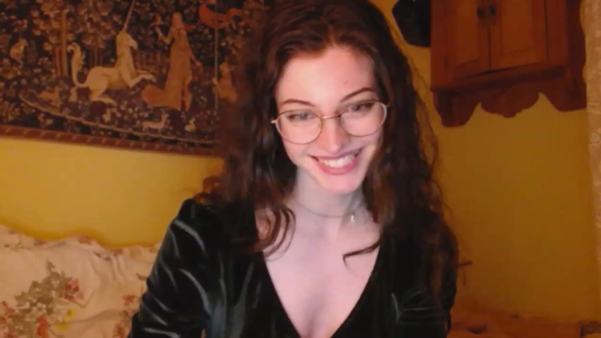 Gallery image thumbnail from viola__'s myfreecams stream on, 01/25/2023, 19:31 image 6 of 20