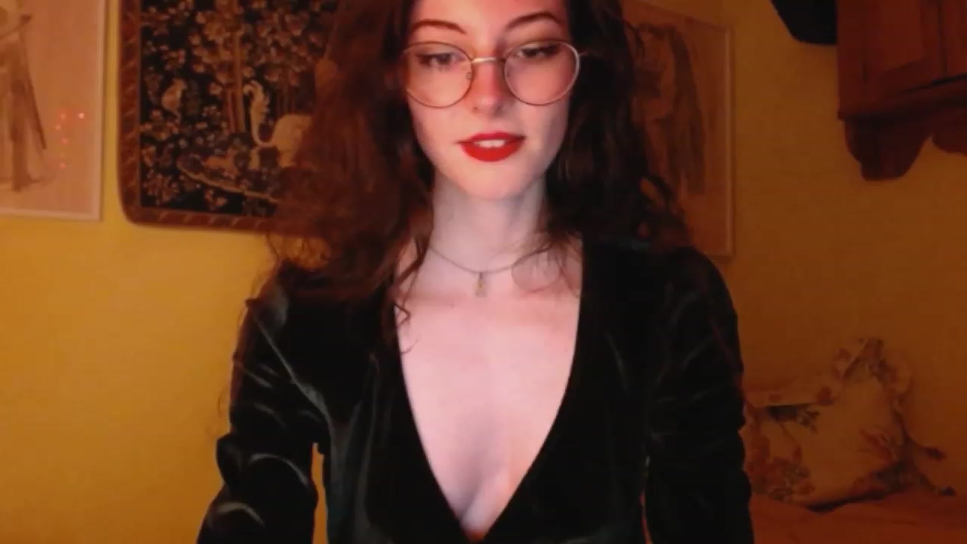 Gallery image thumbnail from viola__'s myfreecams stream on, 01/31/2023, 22:35 image 18 of 20